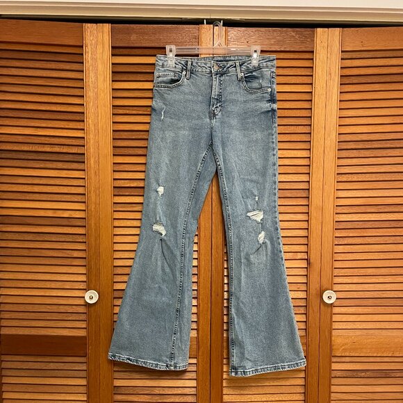 ✨3/$20✨ NOBO Distressed Mid-Rise Flare Jeans - Picture 2 of 4